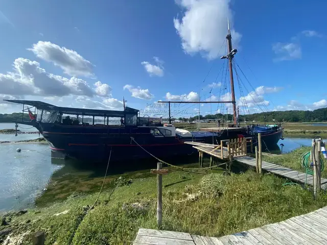 Dutch Barge Sailing Klipper