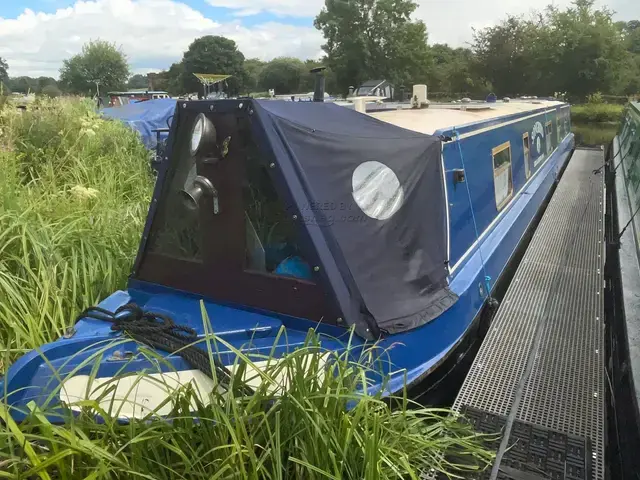 Narrowboat 60ft Cruiser Stern