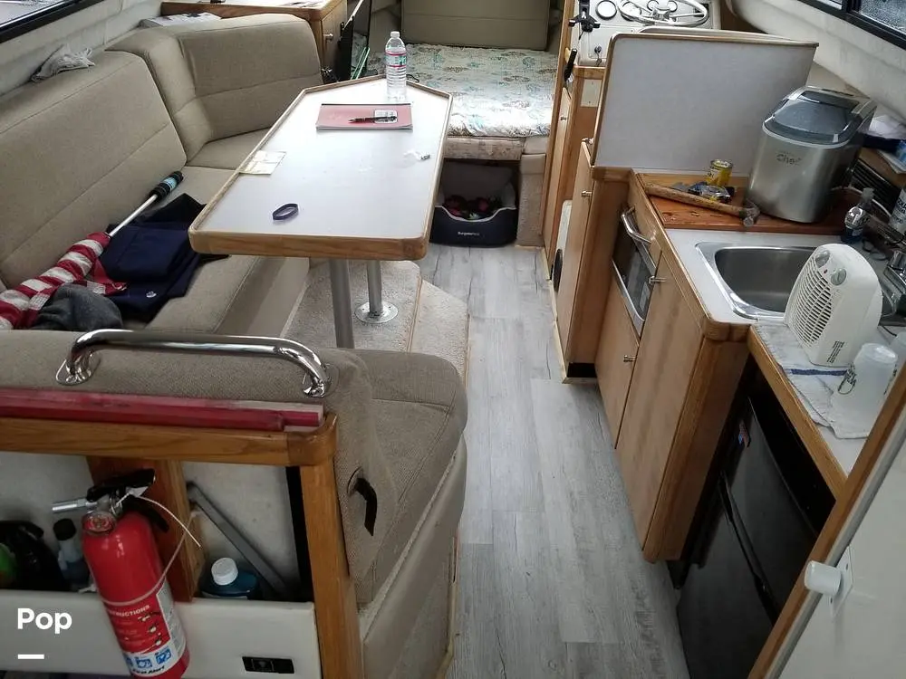 1999 Bayliner ciera 2858 command bridge