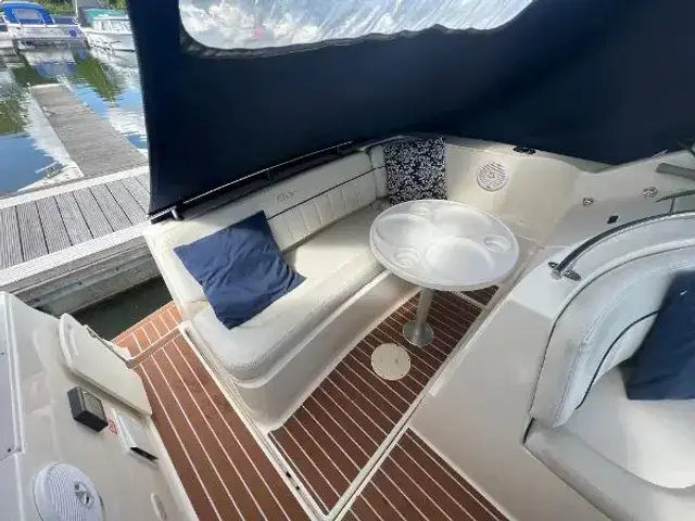 Rinker 270 Fiesta Vee