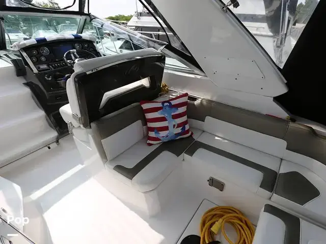 Monterey 295 Sport Yacht