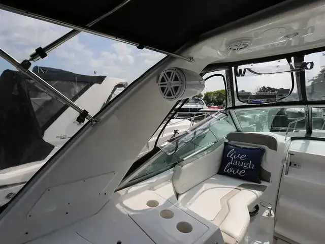 Monterey 295 Sport Yacht