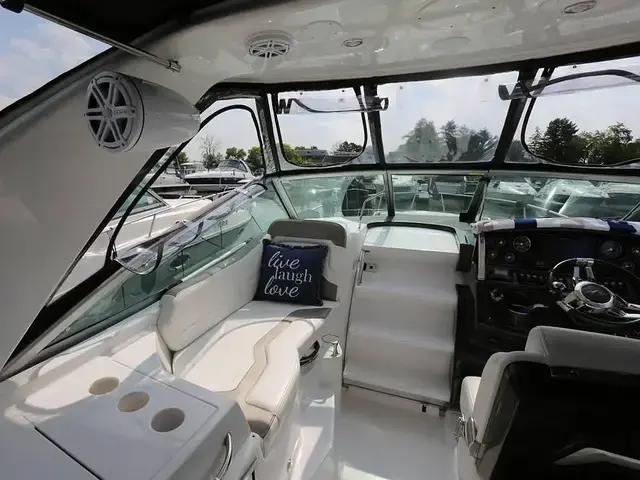 Monterey 295 Sport Yacht