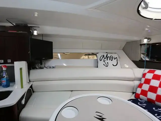 Monterey 295 Sport Yacht