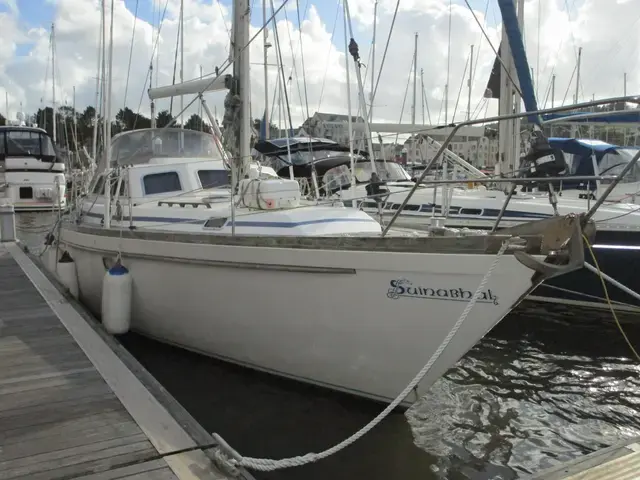 Sovereign 40 Deck saloon