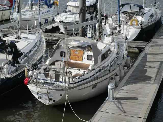 Sovereign 40 Deck saloon