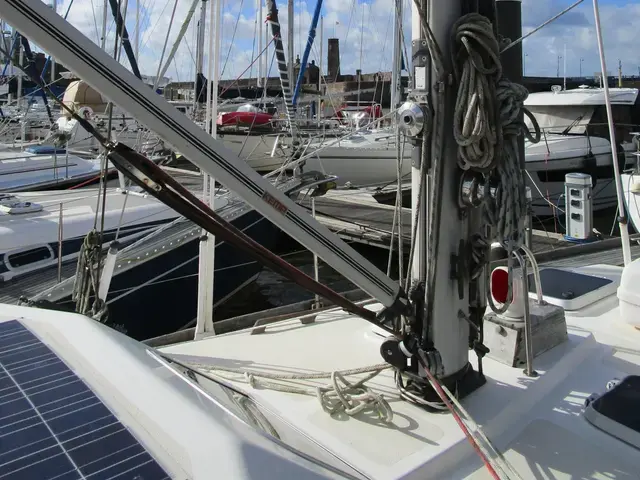 Sovereign 40 Deck saloon