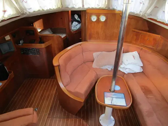 Sovereign 40 Deck saloon