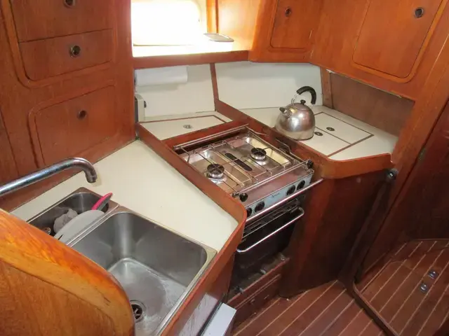 Sovereign 40 Deck saloon