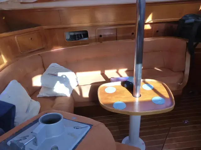 Sovereign 40 Deck saloon