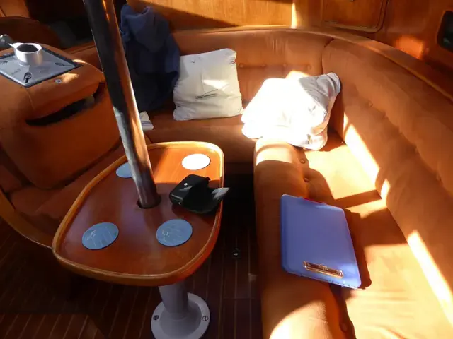 Sovereign 40 Deck saloon