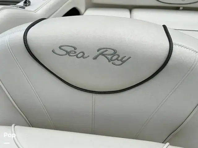 Sea Ray 215 Weekender