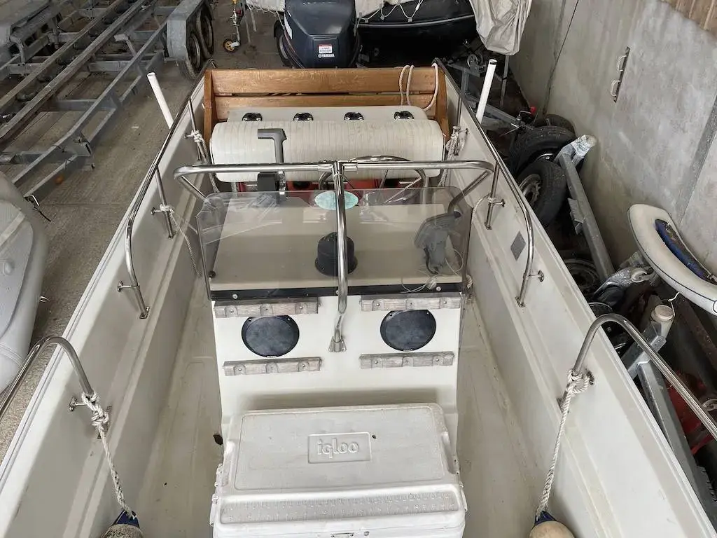 1993 Boston Whaler 17 montauk