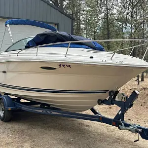 2004 Sea Ray 215 Weekender