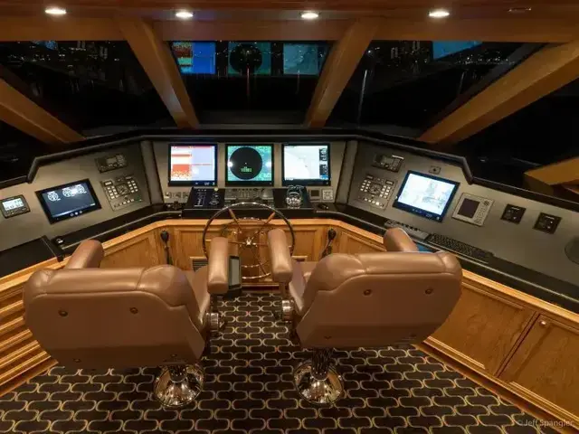 Crescent Tri-Deck Cockpit