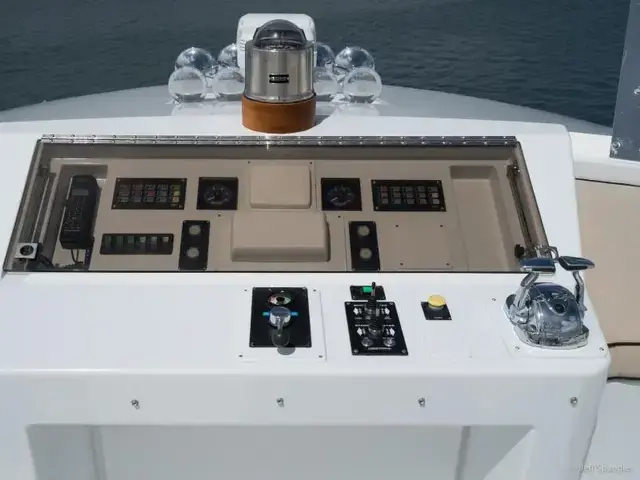 Crescent Tri-Deck Cockpit