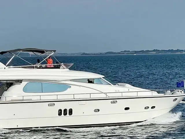 Elegance Yachts 64