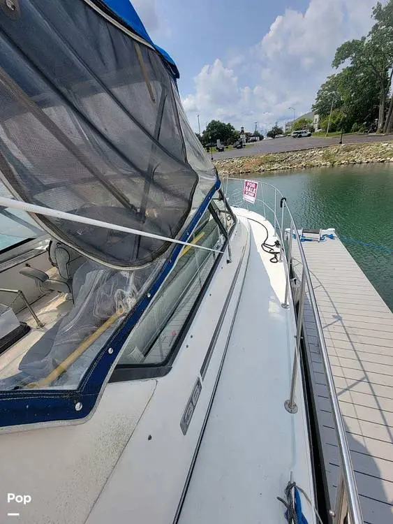 1987 Carver 3697 mariner