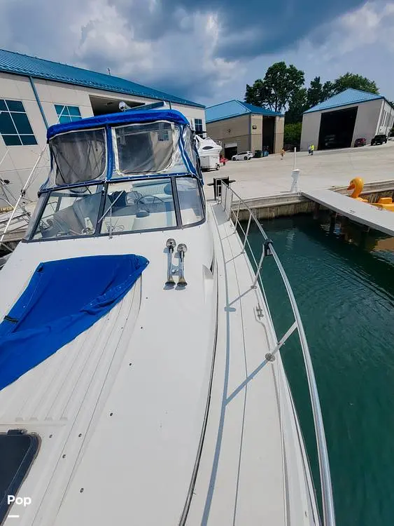 1987 Carver 3697 mariner