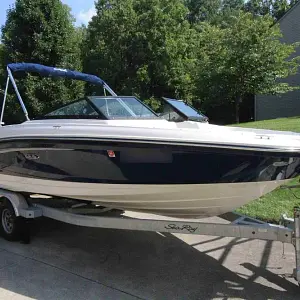 2021 Sea Ray 210 SPX