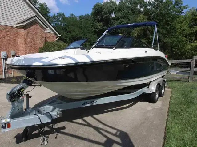 Sea Ray 210 Spx