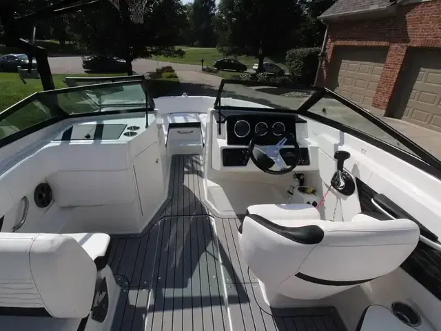 Sea Ray 210 Spx