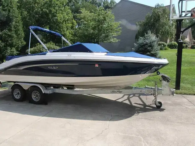 Sea Ray 210 Spx