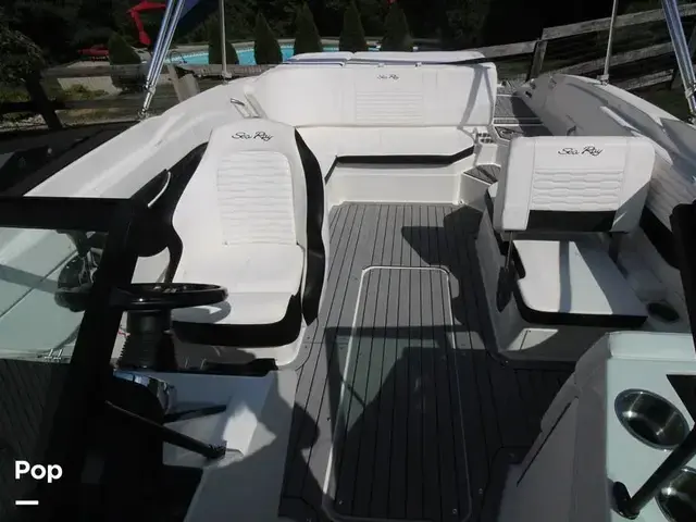 Sea Ray 210 Spx