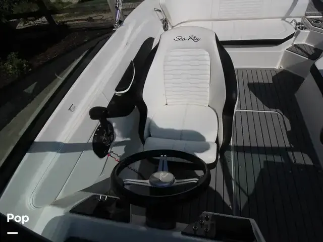 Sea Ray 210 Spx