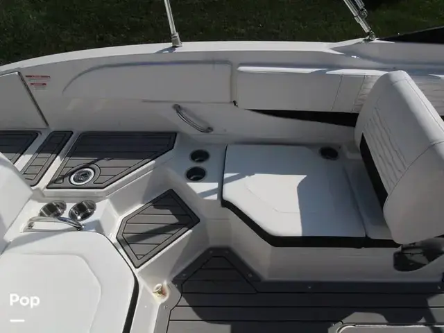 Sea Ray 210 Spx