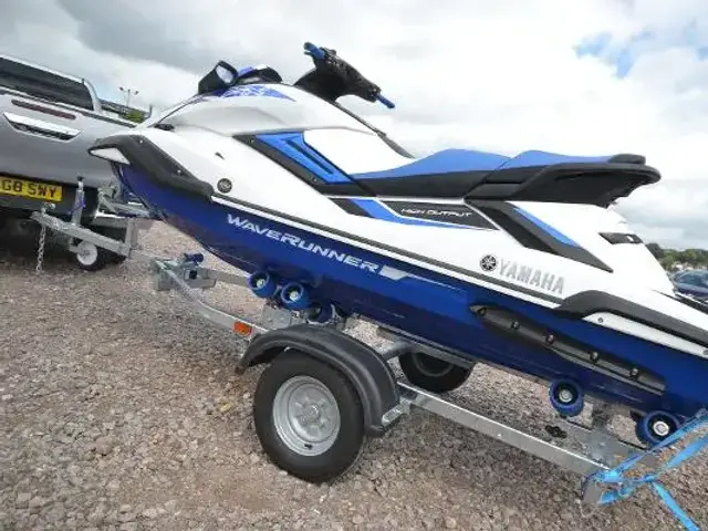 Yamaha WaveRunner FX Cruiser HO