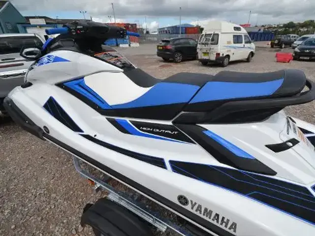 Yamaha WaveRunner FX Cruiser HO