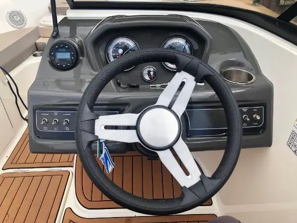 2020 Bayliner vr5 bowrider