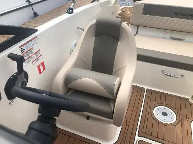 Bayliner Vr5