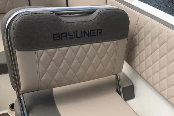 2020 Bayliner vr5 bowrider