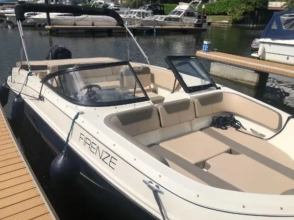 2020 Bayliner vr5 bowrider