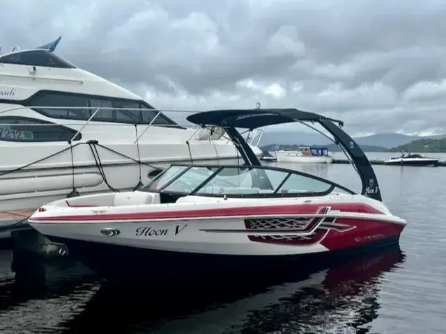 Regal 2000 ESX Bowrider