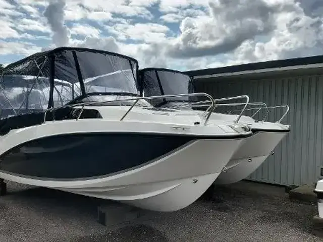 Quicksilver 555 CABIN