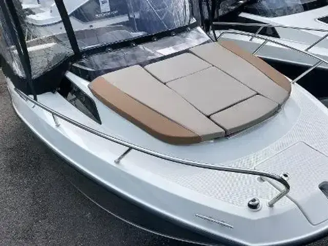 Quicksilver 555 Cabin