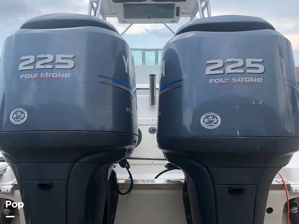 2004 Robalo r265 walkaround