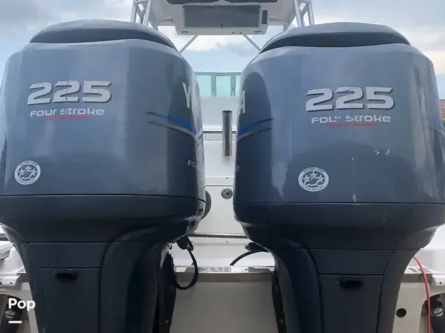 Robalo R265 Walkaround