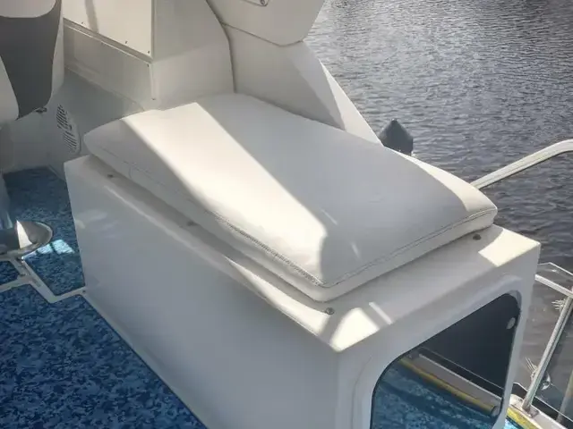 Cruisers 3850 Aft Cabin