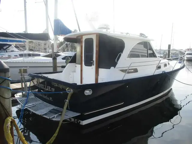 Legacy Yachts 32