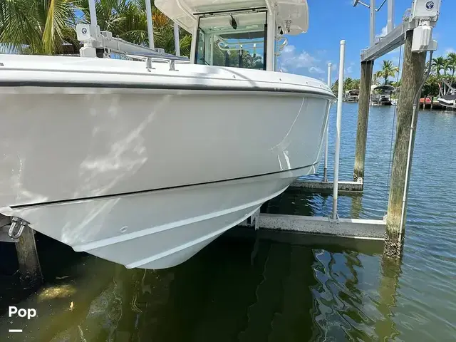 Boston Whaler 320 Outrage