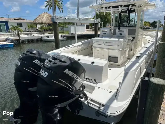 Boston Whaler 320 Outrage