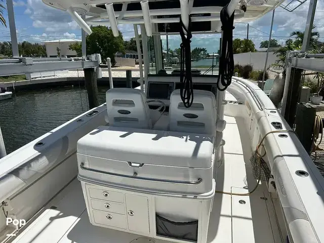 Boston Whaler 320 Outrage