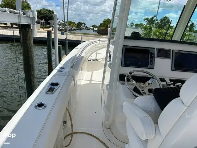 Boston Whaler 320 Outrage