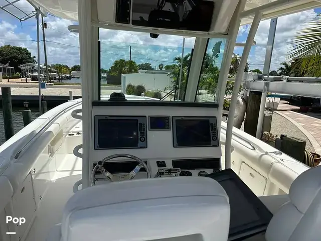 Boston Whaler 320 Outrage