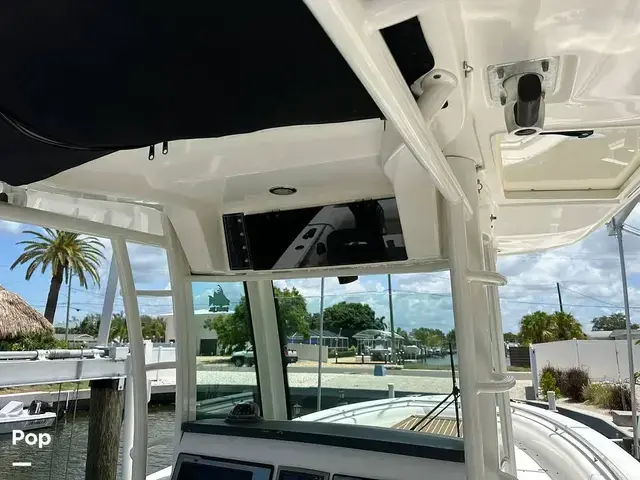 Boston Whaler 320 Outrage