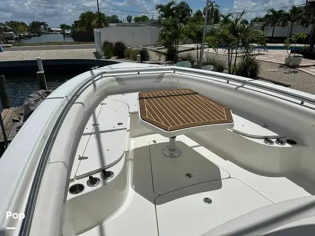 Boston Whaler 320 Outrage